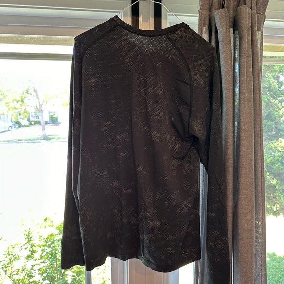 Lululemon Metal Tech Long Sleeve 2.0 - Picture 2 of 3